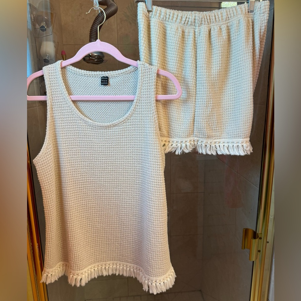 🦩🌴Set|~Waffle knit tank top tassels hem, only worn twice. Fully lined shorts.🌴🦩